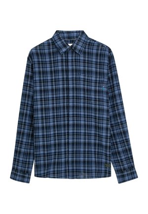 Camicia a quadri blu e nera a maniche lunghe con bottoni, colletto e taschino singolo sul petto su sfondo bianco.