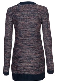 Largo cárdigan de punto que presenta una tela texturada y multicolor en tonos de marino y rosa, con dobladillo y puños acanalados.