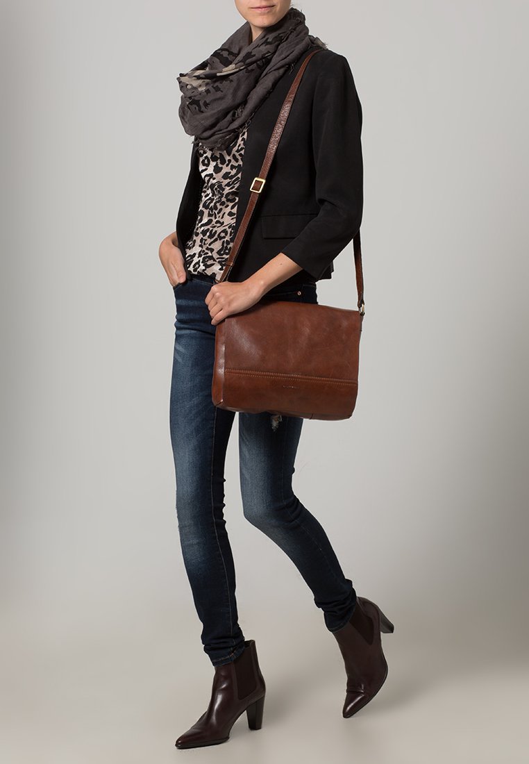 Gerry Weber Skuldertasker - cognac