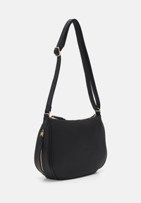 Anna Field Skulderveske - black