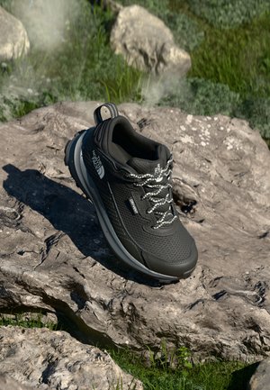 The North Face FASTPACK WP UNISEX - Matkajalatsid - black