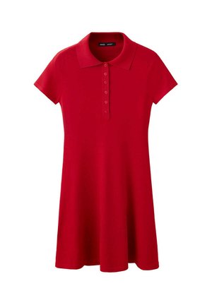 Vestido polo rojo de manga corta con seis botones en la parte delantera y un cuello doblado, mostrado sobre un fondo blanco.