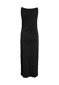 Rochie lungă neagră, fără mâneci, cu o siluetă dreaptă și guler înalt, expusă pe un fundal alb.