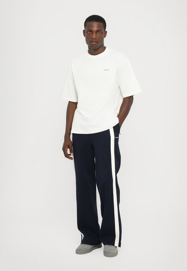 RELAXED TEE - Basic T-shirt2