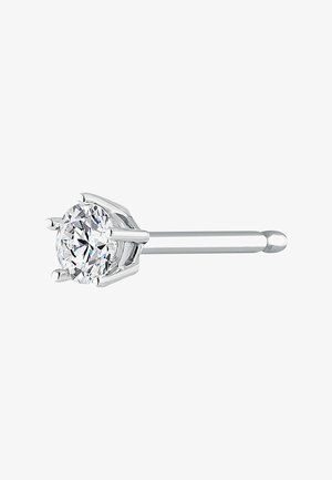 Pendiente de plata con un diseño de piedra clara tipo diamante en forma redonda, con un engaste de seis garras y un acabado suave en general.