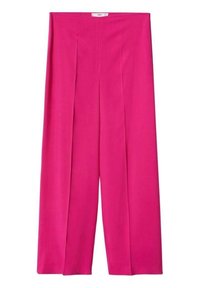 Pantalons larges fuchsia avec taille haute, deux plis avant et une texture lisse sans quincaillerie ni motifs visibles.