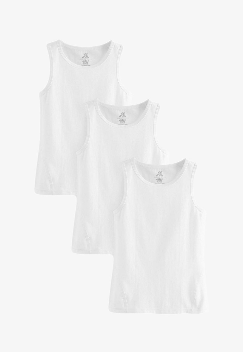 Tre hvide bomulds tank tops med runde halsudskæringer, der har en glat tekstur og stikninger i kanten. Vist i en stablet opstilling.