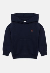 Επιλέχθηκε, dark navy
