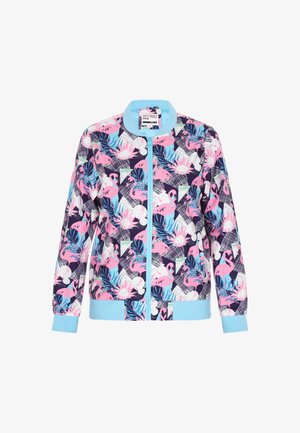 Jachetă bomber cu imprimeu floral, având un fundal bleu, flamingo roz și accente de albastru deschis. Realizată dintr-un material ușor, cu mansete ribbate.