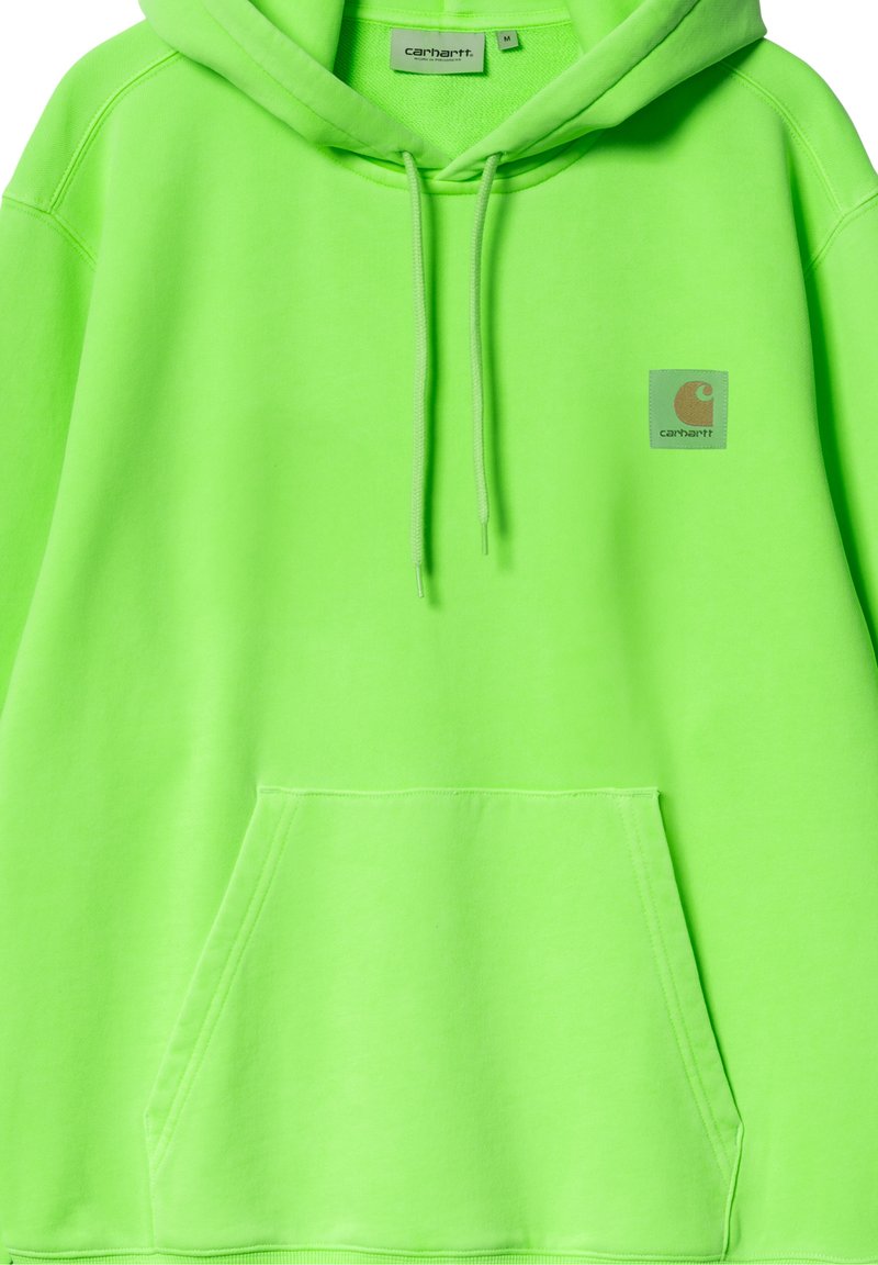 Felpa con cappuccio Carhartt verde neon con tasca marsupio frontale, cappuccio con coulisse e piccolo logo quadrato sul petto.