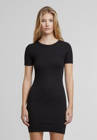 Noisy May Fodralklänning - black