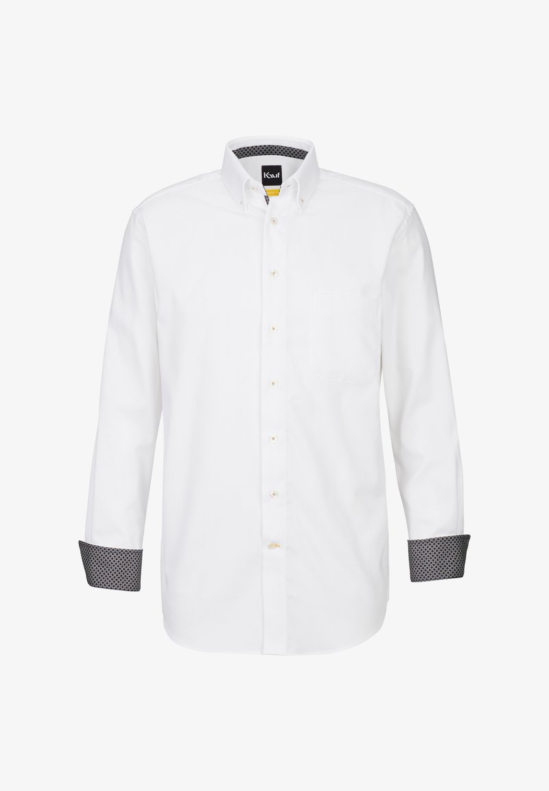 Camicia bianca a maniche lunghe con bottoni, caratterizzata da polsini a contrasto e una tasca sul petto. Realizzata in tessuto morbido con colletto strutturato.