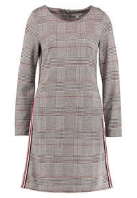 Robe à carreaux grise avec des manches longues, un col rond, des rayures latérales rouges et noires, une coupe légèrement évasée et une fermeture éclair au dos.
