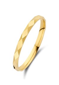Goldring mit facettiertem Design. Der glatte Innenraum, die kantigen Kanten und die polierte Oberfläche verstärken sein elegantes Erscheinungsbild.