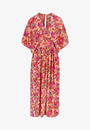 Langes Seidenkleid mit pinkem und rotem Blumenmuster, kurzen, weiten Ärmeln, V-Ausschnitt und gerafftem Taillendetail.