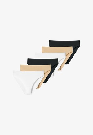 Siedem par damskich majtek w kolorach białym, czarnym oraz dwóch odcieniach beżu. Wykonane z miękkiego materiału, z niskim stanem i gładką teksturą.