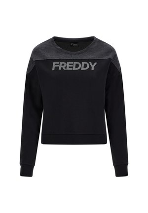 Czarna krótka bluza z długim rękawem z ciemnoszarym panelem na ramionach i tekstem "FREDDY" w małych białych kropkach na wysokości klatki piersiowej.