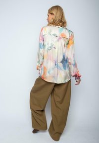 Emily van den Bergh - Bluzka