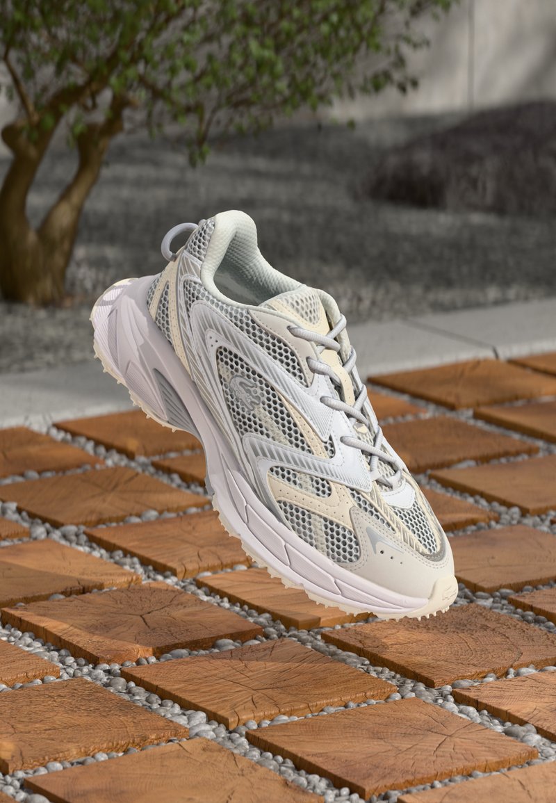 Lacoste - L003 NEO SHOT 125 - Trainers - white/off white, Enlarge