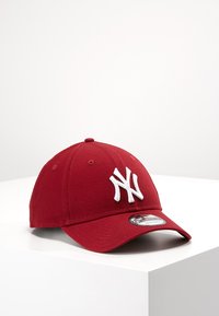 New Era - LEAGUE ESSENTIAL 9FORTY - Lippalakki - cardinal/optic white Pienoiskuva 1