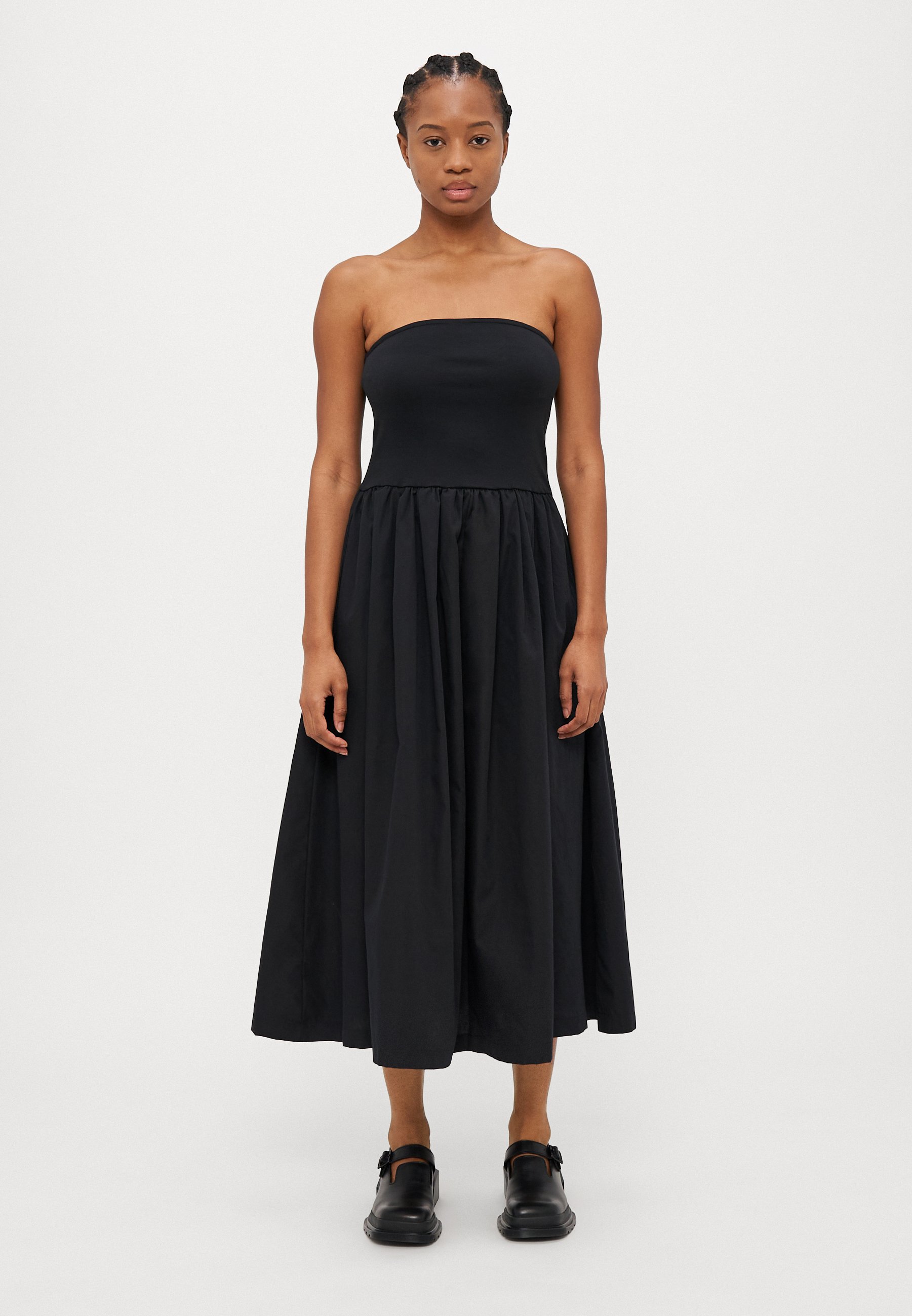 navy blue knee length bridesmaid dresses Giselle Delicate V Neck Pleated Knee Length Chiffon Bridesmaid Dresses, Navy Blue