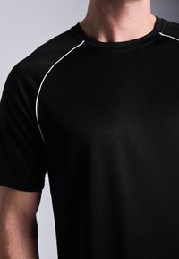 Pier One Sport Basic T-shirt - black