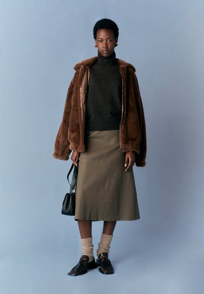 Filippa K TURTLENECK VEST - Top - mocha
