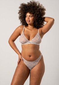 Understatement String - cream baby blue