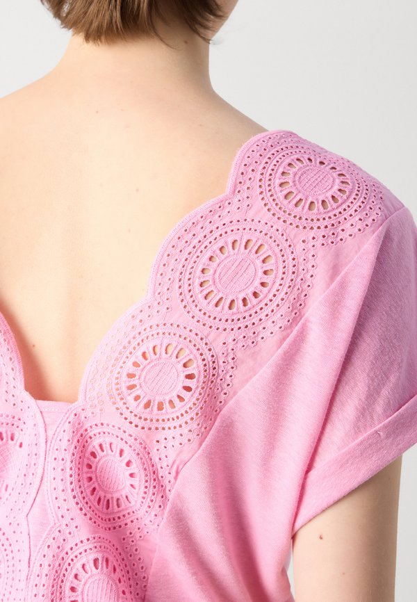 DORINE - Print T-shirt - rose indien3