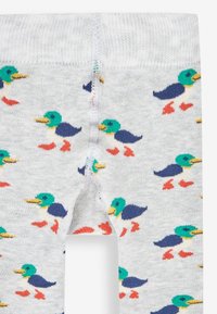 Graue Leggings mit einem durchgehenden Druck von bunten Enten mit grünen Köpfen, blauen Körpern und orangefarbenen Füßen. Weiche Stricktextur mit sichtbaren Nähten.