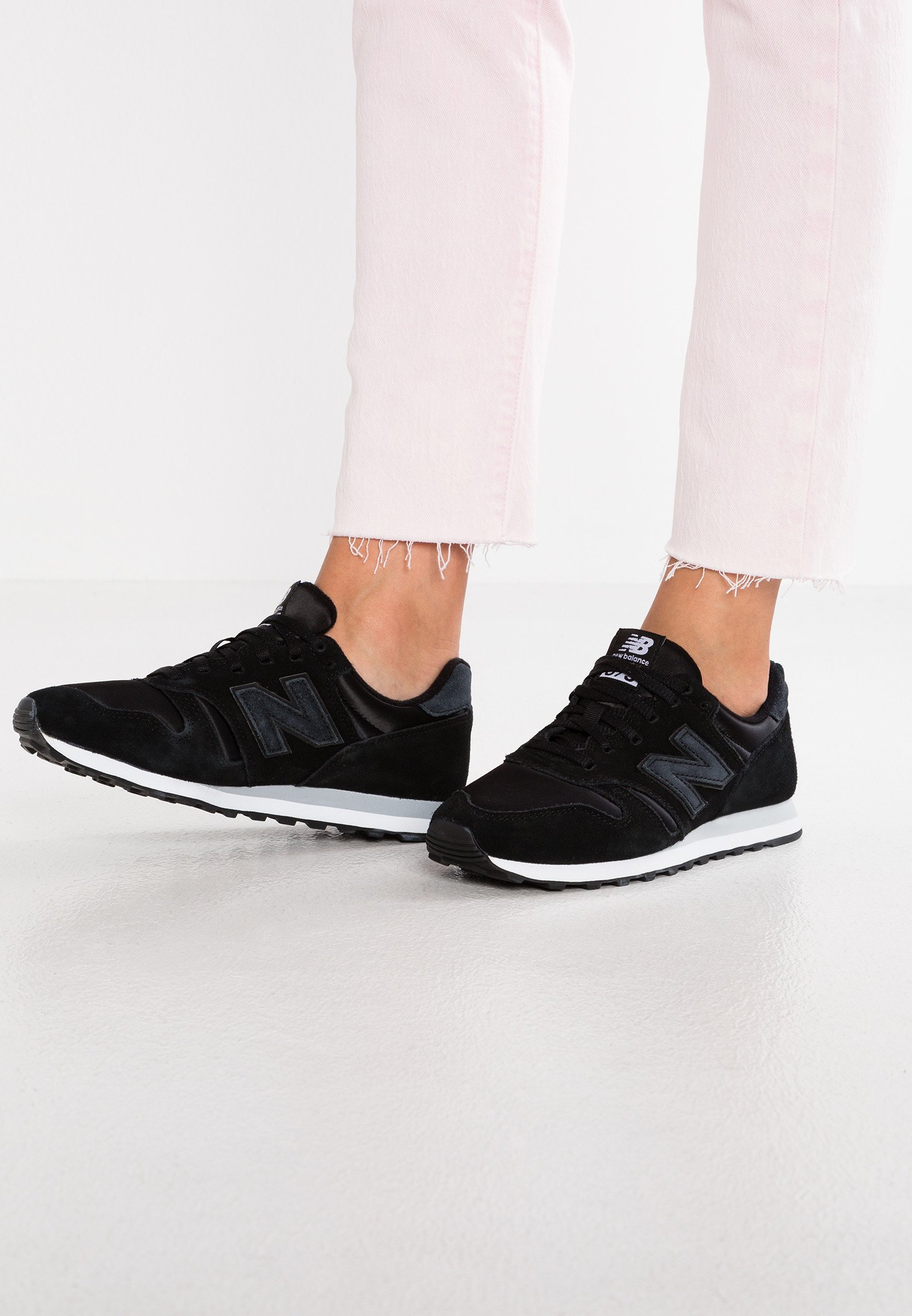 new balance noire wl373