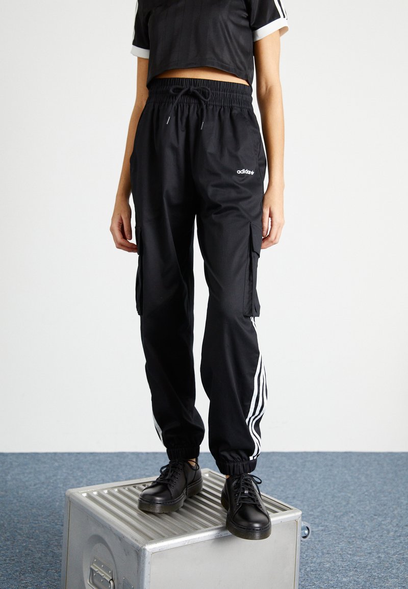 adidas Originals CARGO - Kapsáče - black