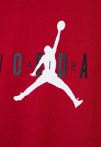 Jordan Printtipaita - red