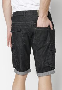 Koroshi BERMUDA COWBOY - Shorts di jeans - denim black denim