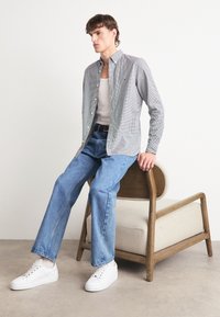 Tommy Hilfiger MICRO GINGHAM SHIRT - Shirt - carbon navy/optic white