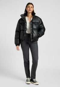 Lee CAROL - Vaqueros tapered - new season