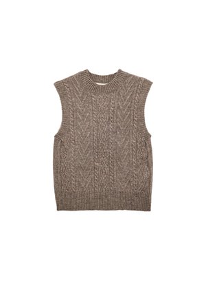 Suéter de punto sin mangas en marrón claro, con un patrón de trenzado texturizado, cuello acanalado y dobladillo inferior.