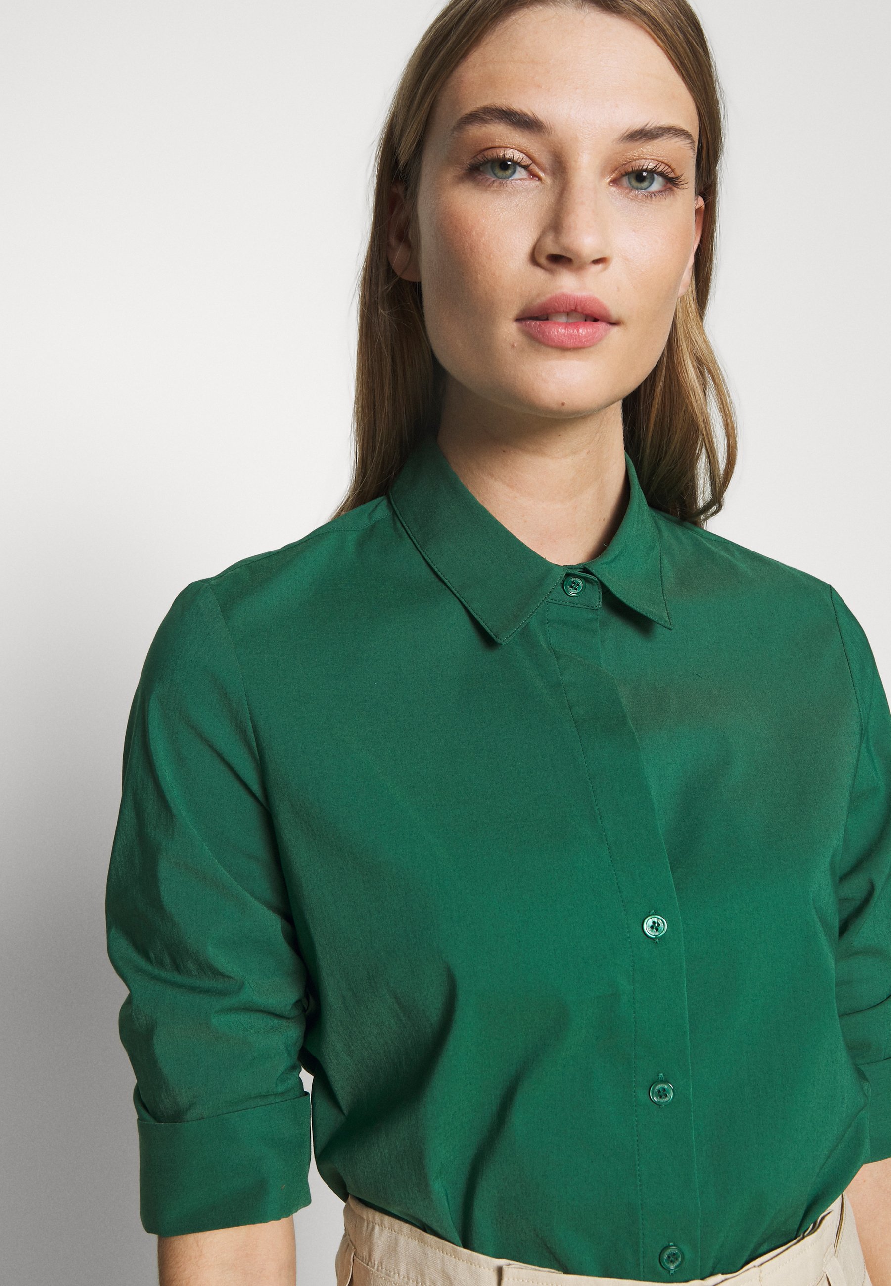 Steffen Schraut BENITA ESSENTIAL BLOUSE Skjorte ocean Steffen Schraut BENITA ESSENTIAL BLOUSE - Skjorte - ocean green