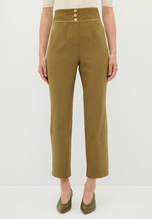 Pantaloni khaki a vita alta con un elastico in vita, tre bottoni decorativi dorati e due tasche laterali, taglio su misura e lunghezza cropped.