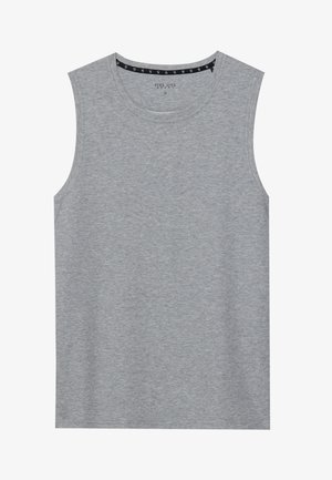 Siva majica bez rukava, izrađena od mekanog materijala, s okruglim izrezom i minimalnim dizajnom sa šavovima na ramenima.