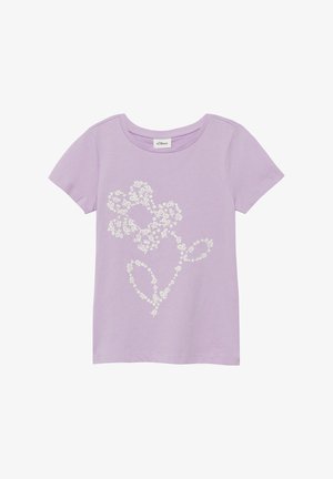 Liliowa koszulka z krótkim rękawem, okrągłym dekoltem i białym kwiatowym wzorem tworzącym kwiat na środku przodu.