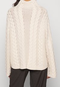 Stylein Sweter
