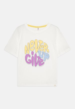 White short-sleeve t-shirt featuring multicolored text that reads "NEVER GIVE UP" in yellow, blue, and purple stylized fonts.