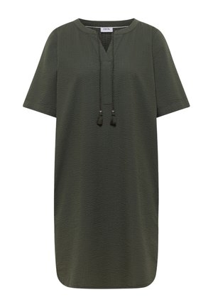 Vestito verde scuro a manica corta, vestibilità comoda, in tessuto strutturato, orlo arrotondato, scollo a V con due fiocchi intrecciati con nappine al collo.