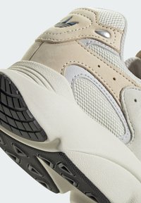 adidas Originals UNISEX mleczny