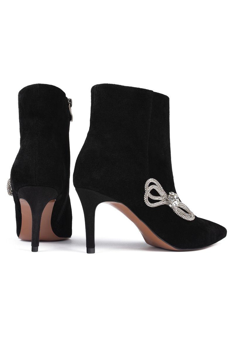 Bottines à Talon Moyen En Satin Noir Brodé Multicolore - Taille 37 - Occasion - Style Baroque Floral