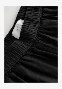 Selected, black