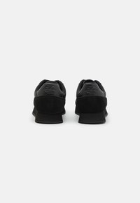 Calvin Klein Jeans RETRO RUNNER LACEUP - Sportcipő - triple black