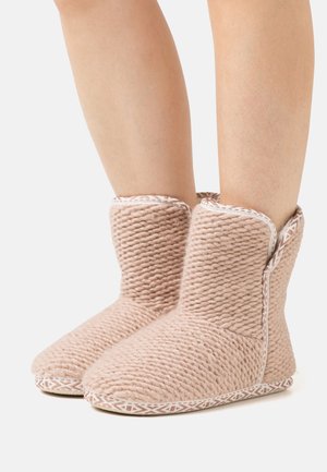 Slippers - coffee latte