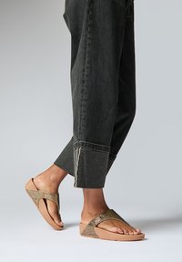 FitFlop LULU TOE POST - BALL - Teensandalen - goud